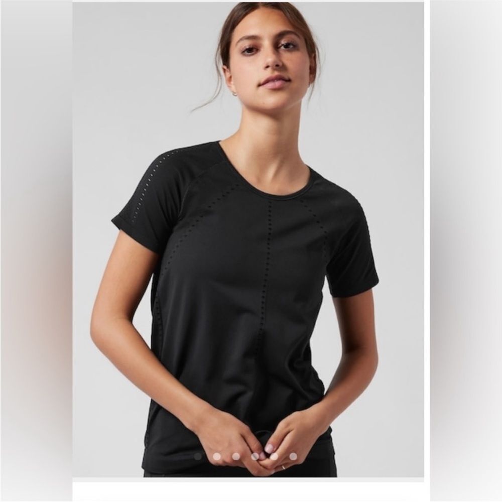 Athleta Black Foothill Seamless tee shirt